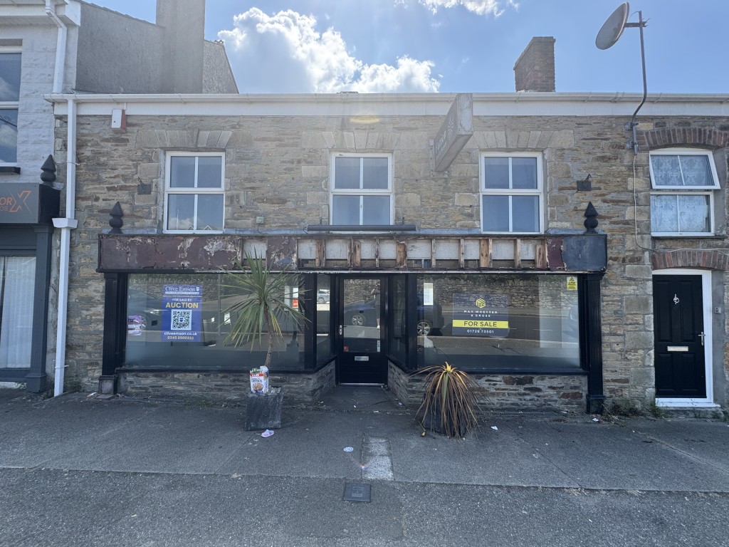 Lot: 65 - TWO STOREY COMMERCIAL UNIT WITH POTENTIAL, DETACHED BLOCK OF FOUR GARAGES AND CAR PARK - Front of the property